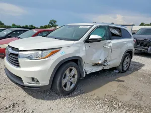 Toyota Highlander 3.5L 6 2015
