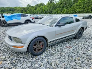 Ford Mustang 4.0L 6 2005