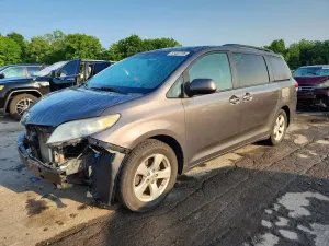 Toyota Sienna 3.5L 6 2012