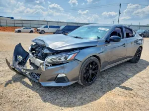 Nissan Altima 2.5L 4 2020
