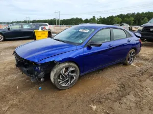 Hyundai Elantra 2.0L 4 2025