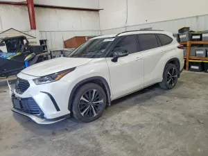 Toyota Highlander 3.5L 6 2021