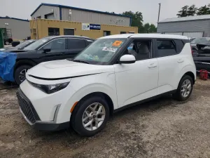 Kia Soul 2.0L 4 2025