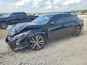 Nissan Altima 2.5L 4 2021