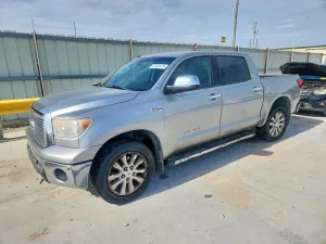 Toyota Tundra 5.7L 8 2011