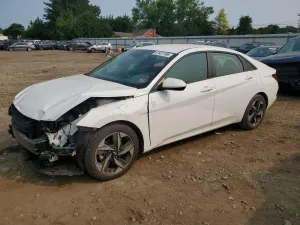 Hyundai Elantra 2.0L 4 2023