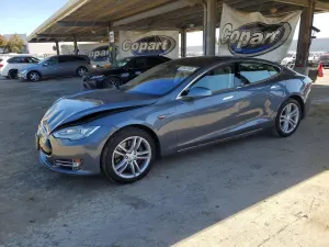Tesla Model S 2013