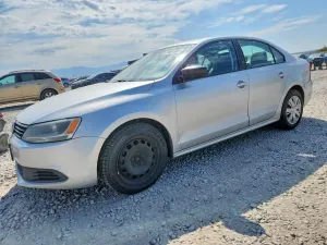 Volkswagen Jetta 2.0L 4 2014