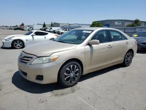 Toyota Camry BASE 2.5L 4 2010