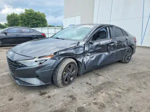Hyundai Elantra 2.0L 4 2022