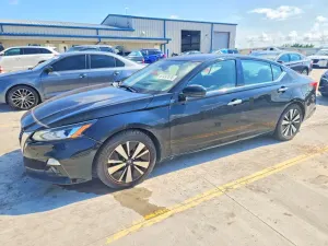 Nissan Altima 2.5L 4 2019