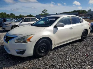 Nissan Altima 2.5L 4 2015