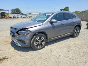 Mercedes-Benz GLA 2.0L 4 2025
