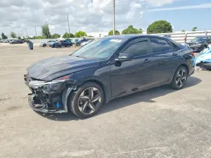 Hyundai Elantra 2.0L 4 2023