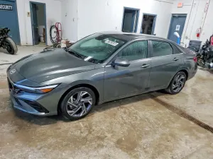 Hyundai Elantra 2.0L 4 2025
