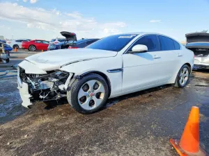 Jaguar XE 2.0L 4 2017