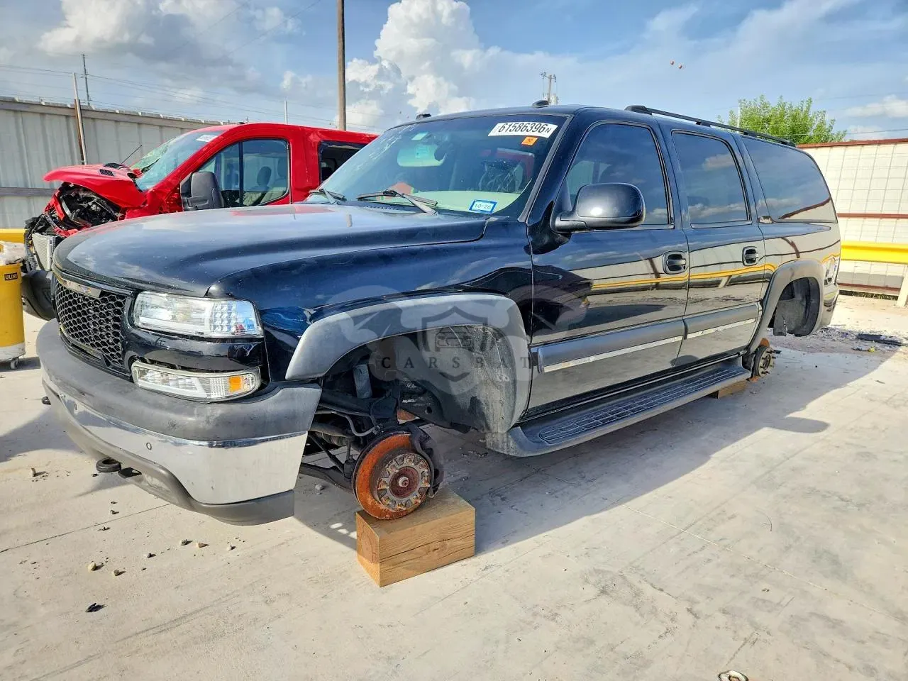 Chevrolet Suburban 6.0L 8 2003