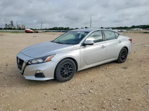 Nissan Altima 2.5L 4 2020