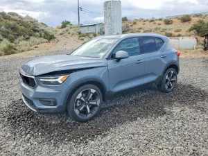 Volvo XC40 2.0L 4 2021