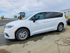 Chrysler Pacifica 3.6L 6 2025