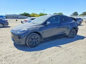 Tesla Model Y 2025