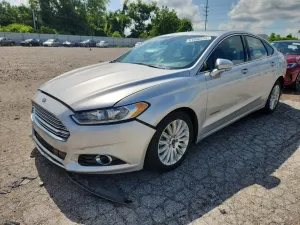 Ford Fusion SE HYBRID 2.0L 4 2013