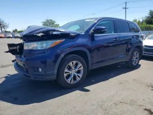 Toyota Highlander 3.5L 6 2015