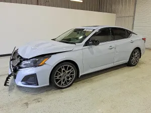 Nissan Altima 2.0L 4 2023