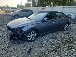 Nissan Altima 2.5L 4 2019