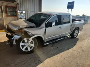 Nissan Titan 5.6L 8 2013
