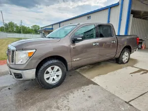 Nissan Titan 5.6L 8 2018