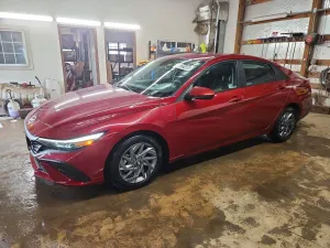 Hyundai Elantra 2.0L 4 2024