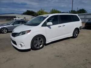 Toyota Sienna 3.5L 6 2014