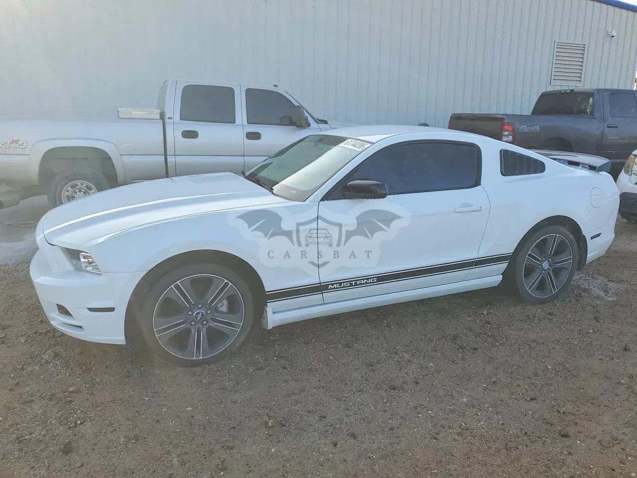 Ford Mustang 3.7L 6 2013