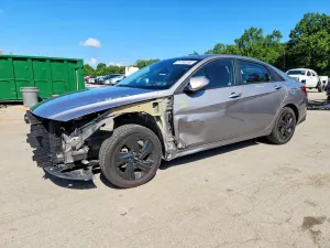 Hyundai Elantra 2.0L 4 2023