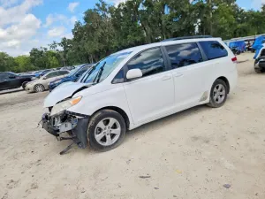 Toyota Sienna 3.5L 6 2012