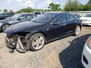 Tesla Model S 2015