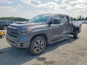 Toyota Tundra 5.7L 8 2020