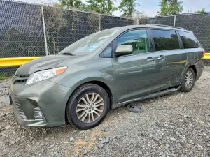 Toyota Sienna 3.5L 6 2020