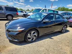 Hyundai Elantra 2.0L 4 2025