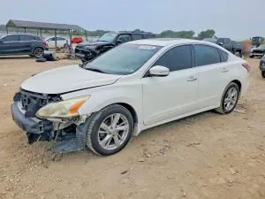 Nissan Altima 2.5L 4 2015