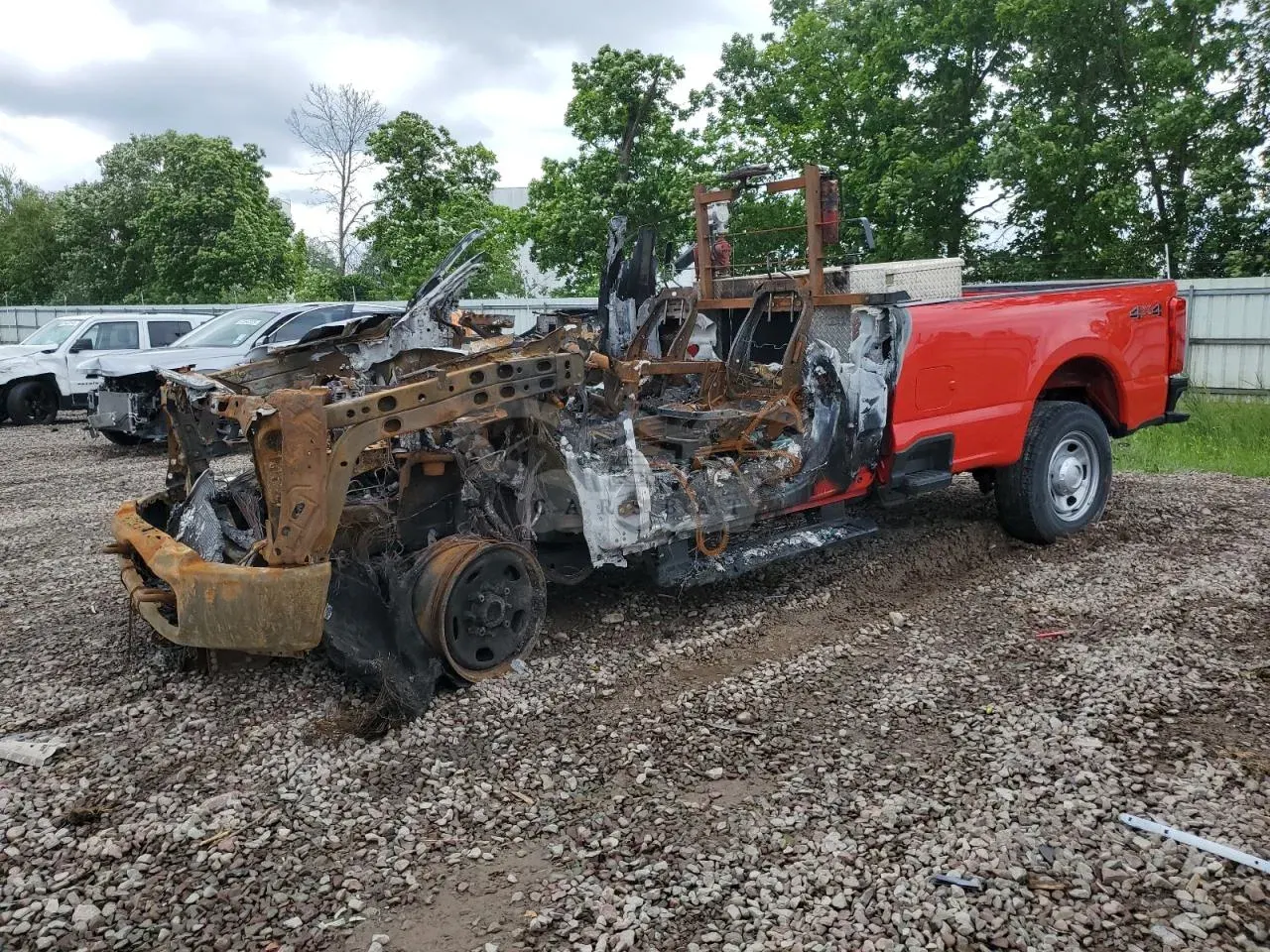 Ford F-350 6.8L 8 2024