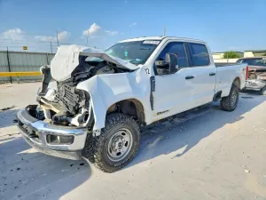 Ford F-250 6.7L 8 2023