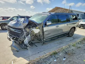 Chevrolet Suburban 5.3L 8 2021