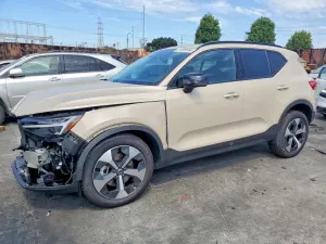 Volvo XC40 2.0L 4 2026