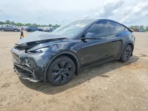 Tesla Model Y 2025