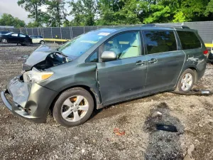 Toyota Sienna 3.5L 6 2013