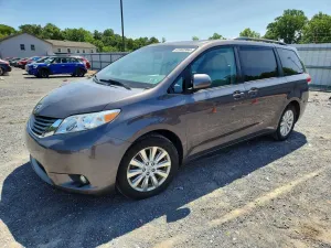 Toyota Sienna 3.5L 6 2012