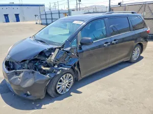 Toyota Sienna 3.5L 6 2017