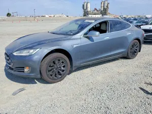 Tesla Model S 2014